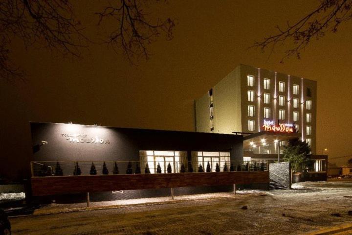 Hotel Mousson Michalovce Exterior foto
